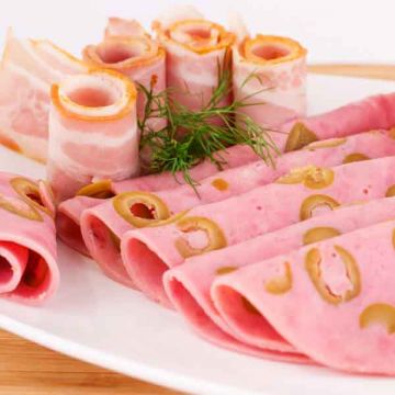 Alwadi Chicken Mortadella Olives